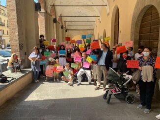Bassini: “Politica trasparente: al lavoro insieme per la nostra città”. Presentata candidata a sindaco, fra talk e flash mob in piazza Fanti