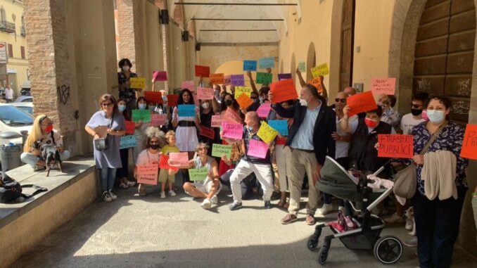 Bassini: “Politica trasparente: al lavoro insieme per la nostra città”. Presentata candidata a sindaco, fra talk e flash mob in piazza Fanti