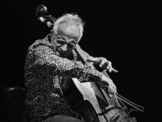 Il violoncellista Giovanni Sollima incanta il pubblico del Festival delle Nazioni.