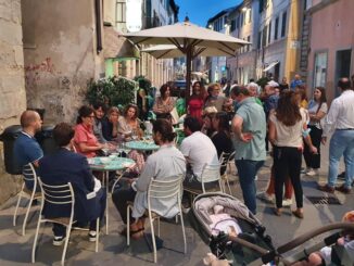 Luciana Bassini incontra Giuseppe Conte tour al Mercato giovedì mattina