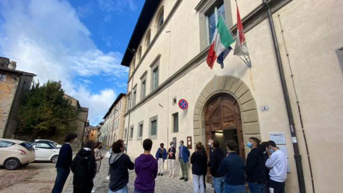 I libri e la città per le superiori passeggiate Biblioteca comunale Carducci