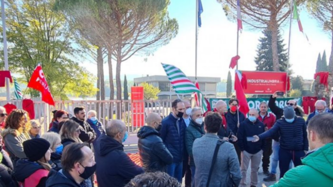Consiglio comunale, ex Fisadorelli, mozione approvata all’unanimità a sostegno dei lavoratori