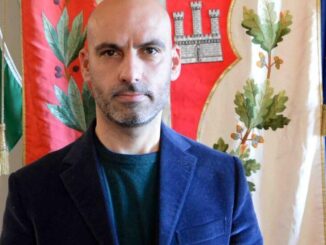 Gli auguri di buone feste del sindaco Luca Secondi per il Natale: “Auguri di buone feste, con lo sguardo verso il futuro"