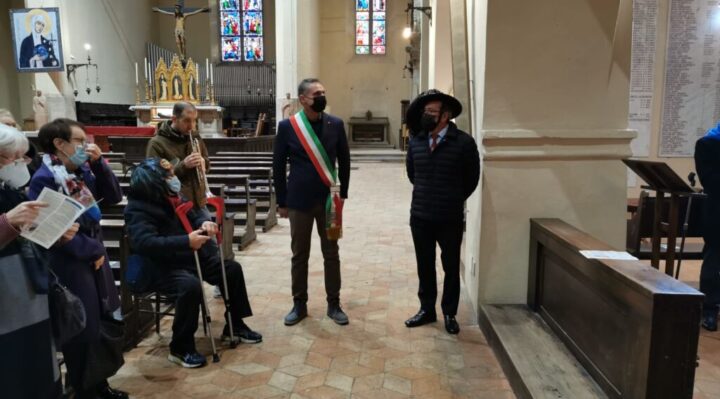 La cerimonia dell'associazione Bersaglieri "gen. Corrado Corsi" con la S.Messa officiata dal parroco Don Tonino Rossi