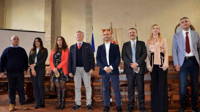 Il sindaco Luca Secondi presenta la nuova giunta comunale