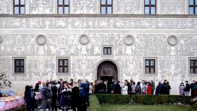 Tantissimi visitatori per la mostra di Raffaello a Città di Castello