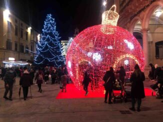 Fine settimana ricco di eventi per "Natale in città", eventi nel centro storico per il cartellone, Retrò con i suoi 100 espositoriFine settimana ricco di eventi per "Natale in città", eventi nel centro storico per il cartellone, Retrò con i suoi 100 espositori
