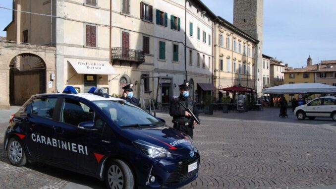 Tifernate acquista un cellulare sul web, ma gli arriva un pacco di zucchero