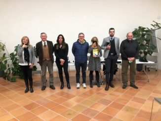 Presentato "Oltre il Covid: 365 idee per superare la crisi" di Paola Scarsi, il libro è stato presentato alla biblioteca