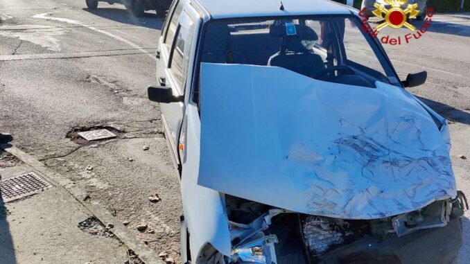 Incidente mortale a Città di Castello, scontro auto e furgone corriere