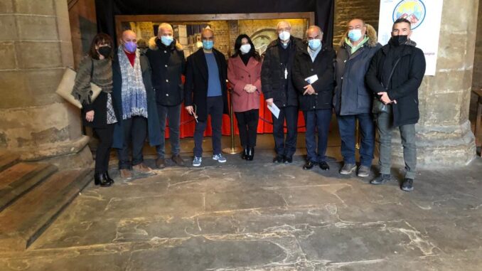 Stefania Proietti visita presepe dedicato alla città serafica a Città di Castello