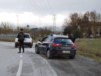 Perde il controllo dell'auto sulla E/45, guidava in stato di ebbrezza con un tasso alcolemico tre volte superiore al consentito