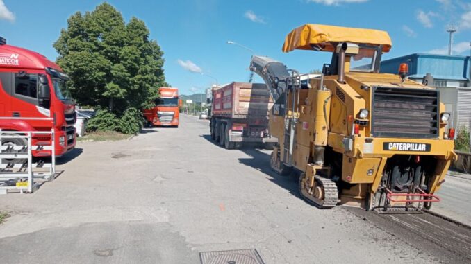 Iniziati nuovi interventi di rifacimento degli asfalti nella zona industriale di via Madonna del Moro