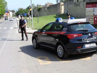 Non aveva assicurazione e revisione, 1212 euro di multa e auto sequestrata