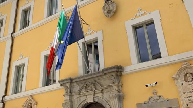 Borse di studio, pubblicato il bando: a disposizione 10mila euro per gli studenti meritevoli