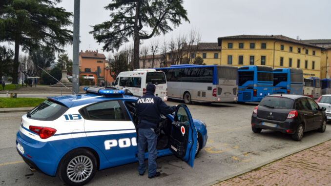Rapina violenta, foglio di via a coppia di giovani comunitari