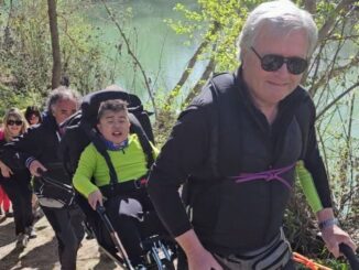 Amore, tecnologia e solidarietà per superare ogni ostacolo, la bella storia di Elia