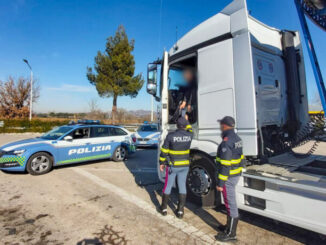 Tir in avaria su E-45, ma l’autista era ubriaco: multato!