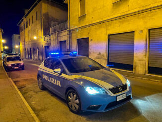 Ubriaca fradicia, straniera dell'87, volva entrare a forza nelle case