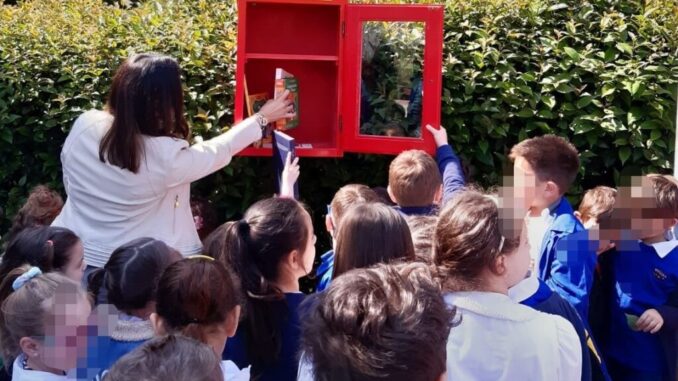 Fare comunità con i libri: inaugurata a Trestina la “casetta rossa” del parco Robinson