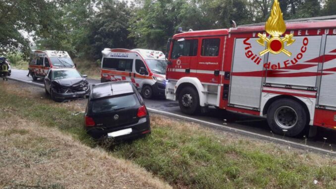 Incidente stradale San Secondo, a Città di Castello scontro frontale tra due auto, ferite due donne