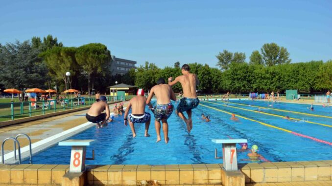 Ferragosto alla piscina comunale di Città di Castello