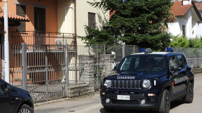 Viola il divieto di avvicinamento alla persona offesa, tratto in arresto 32enne