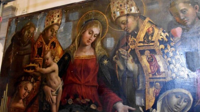 Parte il restauro live di Signorelli