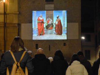 Tanti tifernati per la prima videoproiezione sulla torre civica dell’affresco perduto di Luca Signorelli