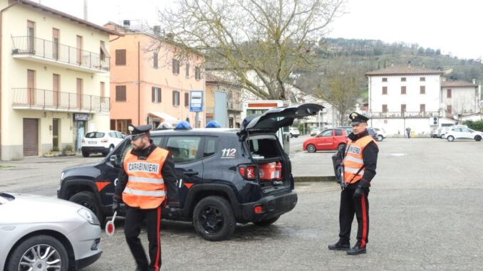 Truffa online sventata dai Carabinieri di Trestina: due calabresi denunciati