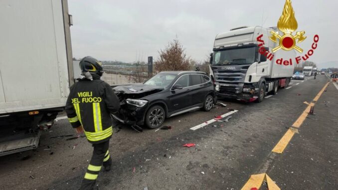 Tamponamento E45. Catena di auto e camion, otto feriti