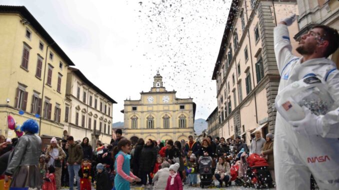 Carnevale in piazza nel centro storico di Città di Castello