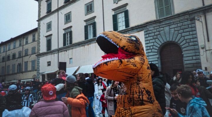 Centro storico gremito per il “Carnevale in piazza”