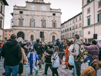 Centro storico gremito per il “Carnevale in piazza”