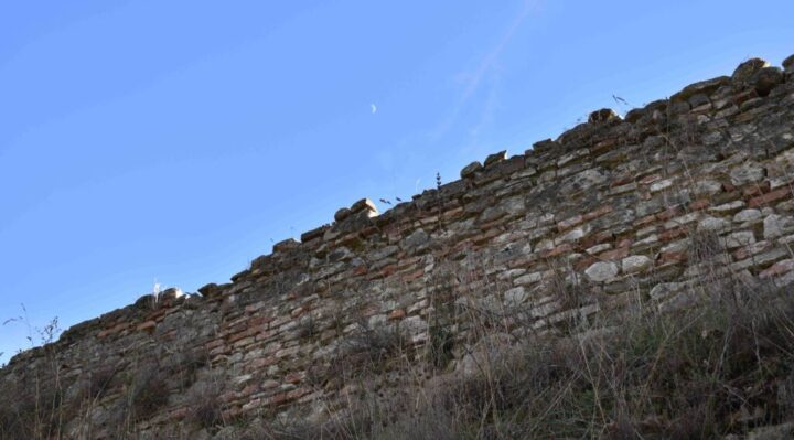Affidati i lavori per il restauro delle mura urbiche a San Giacomo.