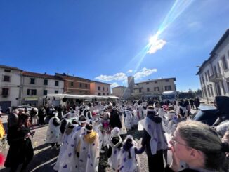 Pierantonio festeggia il Carnevale con “La Carica dei 131”