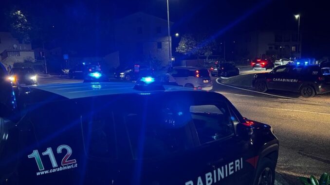Coltellate e botte da orbi a Castello, denunciati in sei