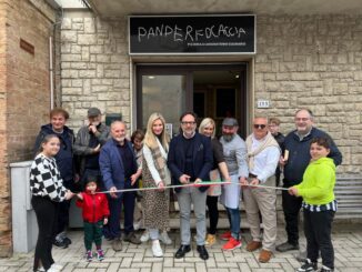 Inaugurate due attività commerciali a Pierantonio: la frazione riparte