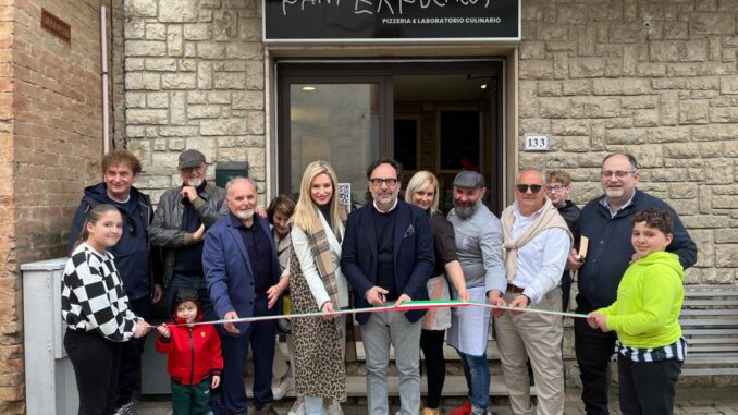 Inaugurate due attività commerciali a Pierantonio: la frazione riparte