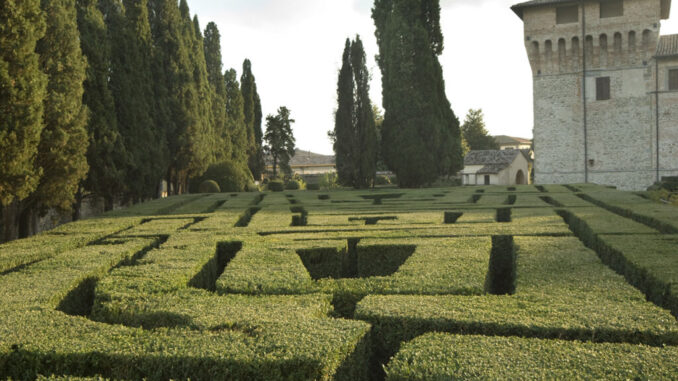 Per la prima volta domenica 21 visitabile labirinto Castello Bufalini 
