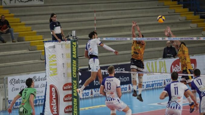 La ErmGroup San Giustino si prepara a sfidare l'OmiFer Palmi nei playoff: derby sul campo e in panchina
