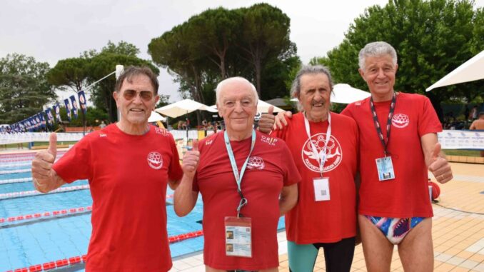 Nuoto e longevità: un record straordinario per quattro nuotatori quasi novantenni Nuoto e longevità: un record straordinario per quattro nuotatori quasi novantenni