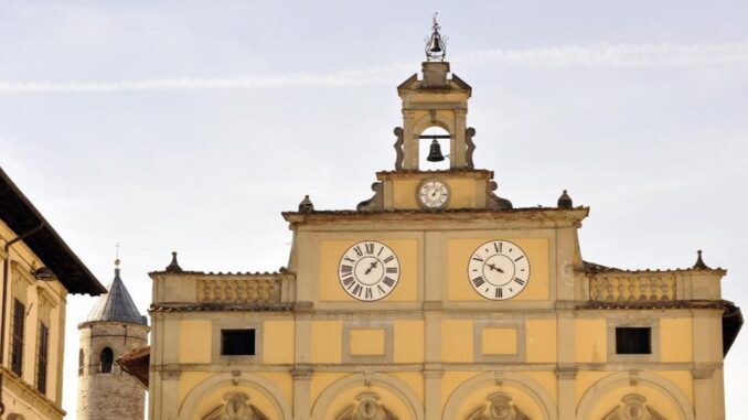 L'orologio del Palazzo del Podestà tornerà a funzionare grazie a un'iniziativa comunitaria
