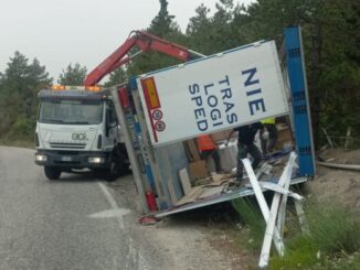 Ribaltamento di Autoarticolato sulla S.P. 257 "Apecchiese"