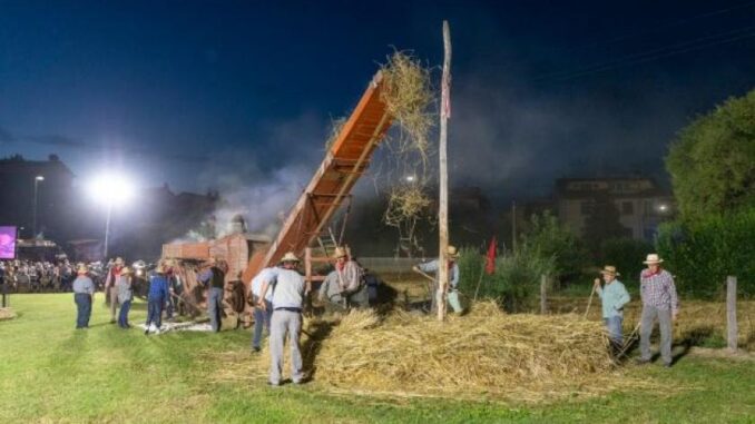 Piosina celebra la civiltà contadina con la Battitura del Grano