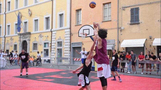 Square Dunk a Umbertide: il torneo di Basket 3x3 a cielo aperto