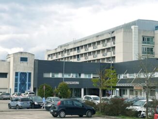 Malore alla Cavour a Castello: elogi per l'intervento delle maestre