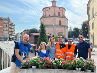 L'Associazione Volontari Umbertide abbellisce Piazza Matteotti