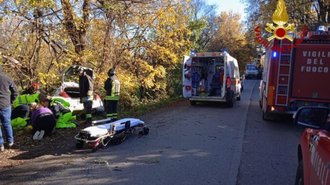 Incidente a Città di Castello, due feriti in via Aretina