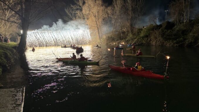 Natale sul Tevere: luci e canoe a Città di Castello Natale sul Tevere: luci e canoe a Città di Castello